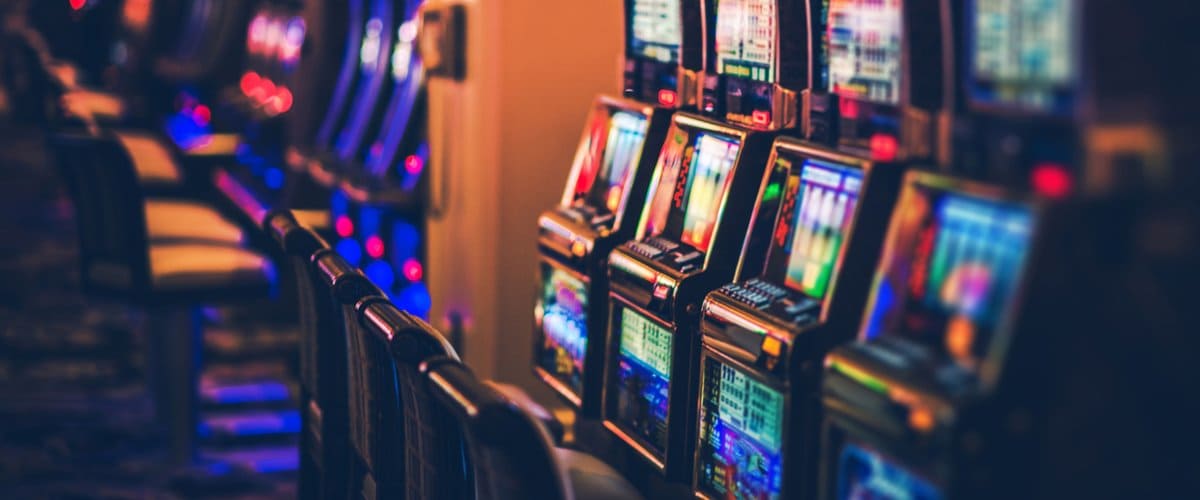 Winning moments montage at 7E77: biggest jackpots and live thrills